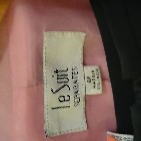 Le suit 2 piece skirt with jacket size 4p - Picture 2 of 4